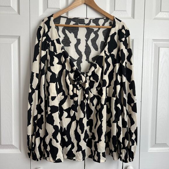 Ava & Viv  Black Abstract  Long Sleeve Sweetheart Knit Blouse NWT - Picture 6 of 7